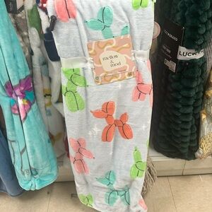 Mellow & Mod Balloon Dog Plush Throw Blanket